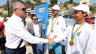 Zlatni olimpijci Fantela i Marenić družili se sa šibenskom djecom povodom dana jedrenja. Photo: Duško Jaramaz/PIXSELL Zlatni olimpijci Fantela i Marenić družili se sa šibenskom djecom povodom dana jedrenja. Photo: Duško Jaramaz/PIXSELL