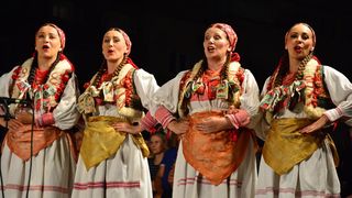 Nastup ansambla Lado ispred crkve sv. Marije ; foto Iva Perinčić Nastup ansambla Lado ispred crkve sv. Marije ; foto Iva Perinčić