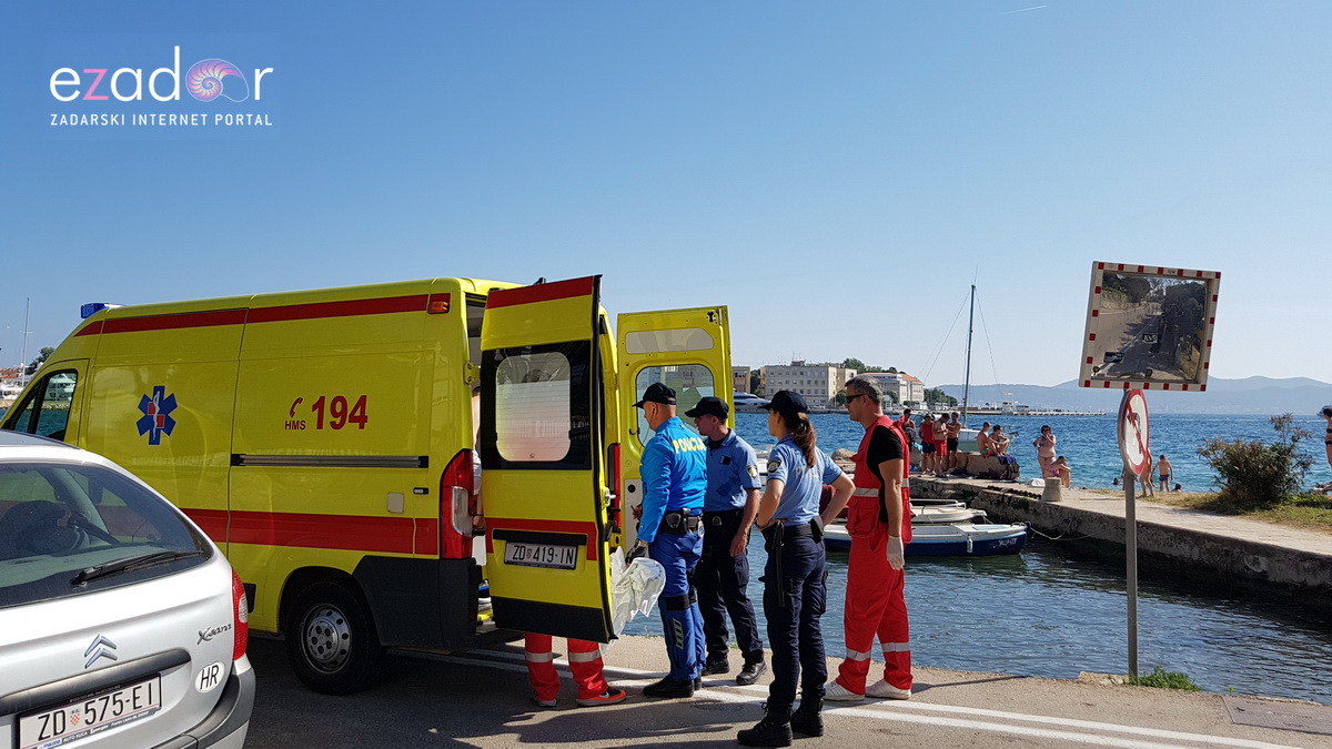 Divljao golfom po Brodarici pa završio u moru kod HAZU-a Divljao golfom po Brodarici pa završio u moru kod HAZU-a