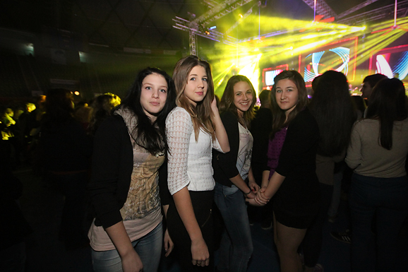 Karlovačko live 2012: Tony Cetinski na Višnjiku (foto:Saša Čuka) Karlovačko live 2012: Tony Cetinski na Višnjiku (foto:Saša Čuka)