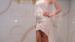 Revije vjenčanica večernjih haljina iz kolekcija ‘’Wedding dream’’ i ‘’Luxury by Vesna Sposa’’ nosile su manekenke Tina Katanić, Iva Jerković, Aleksandra Grdić, Antea Kodžoman, Maja Cvjetković, Stefani Hohnjec, Sandra Dabo, Jelena Denona.