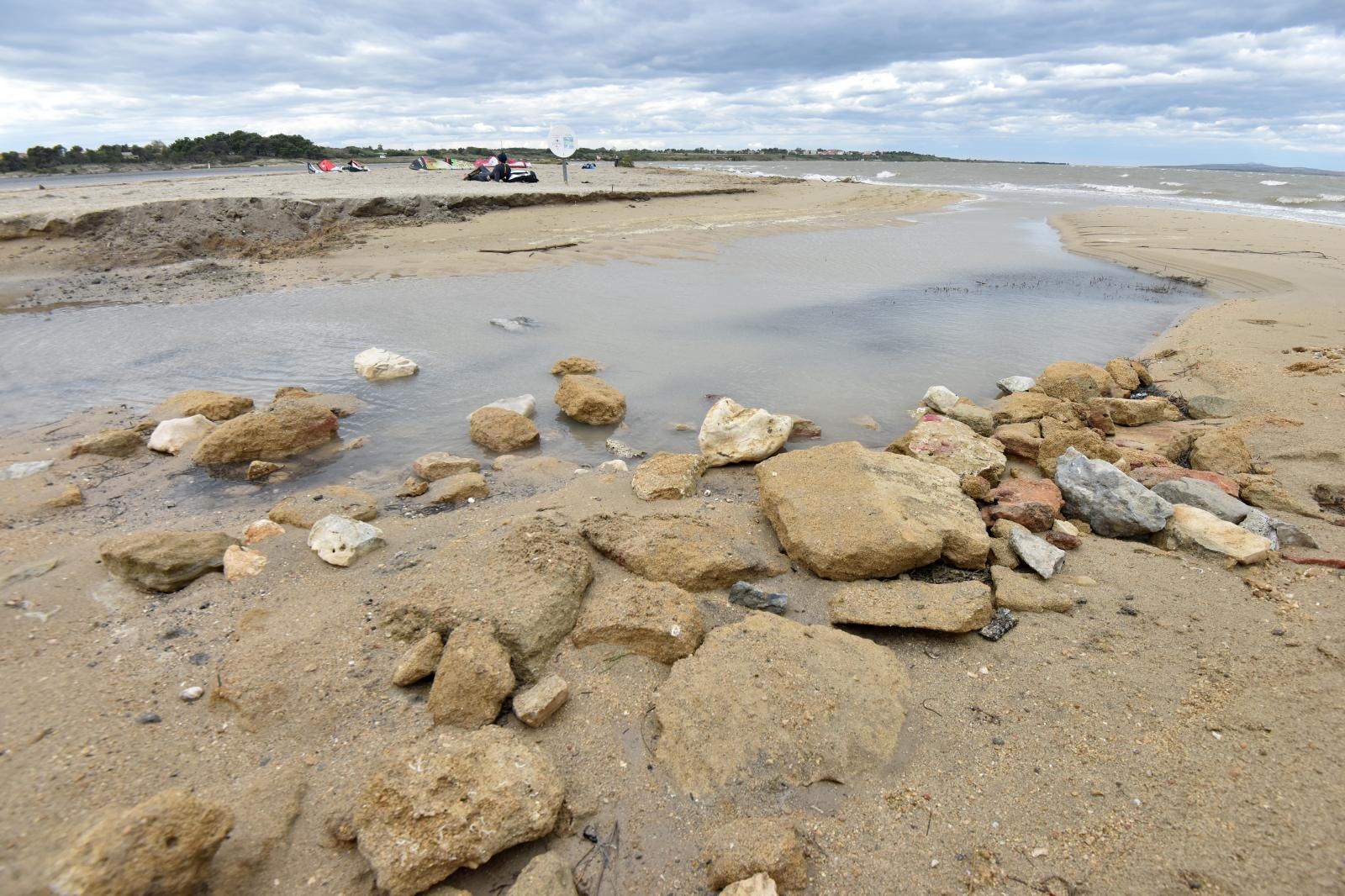Čuvena ninska plaža Ždrijac teško stradala u poplavi