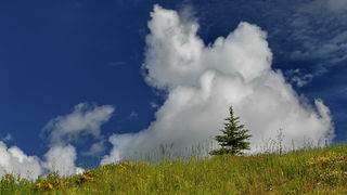 Zaigrani oblaci nad Likom