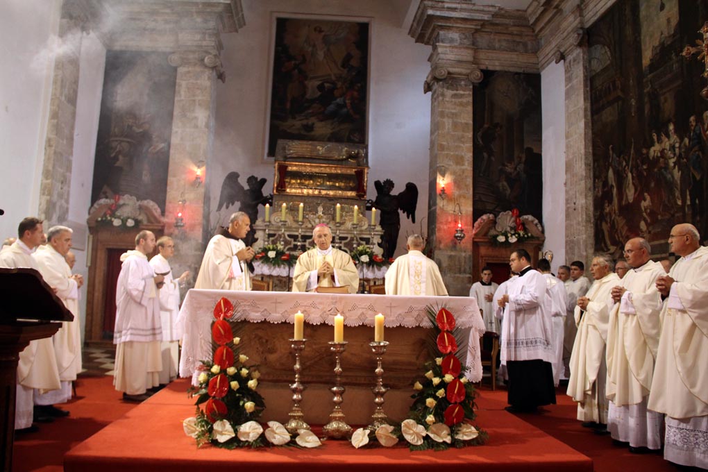 Svečano misno slavlje povodom blagdana sv. Šimuna, foto: Iva Perinčić Svečano misno slavlje povodom blagdana sv. Šimuna, foto: Iva Perinčić