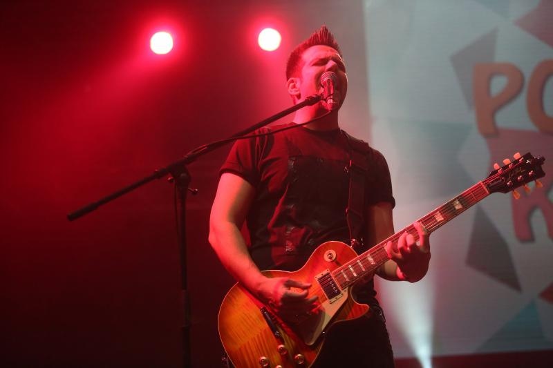 U velikoj dvorani Doma sportova, u organizaciji Udruge HUHIV povodom Svjetskog dana AIDS-a i ukazivanja na probleme AIDS-a i HIV-a, znanje, zastitu i zdravlje odrzan je 12. Pozitivan koncert. Koncert Bajaga i Instruktori. Photo: Borna Filic/PIXSELL