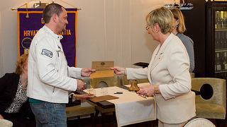 Lions club Zadar dodijelio zahvalnice umjetnicima, foto: Leo Banic Lions club Zadar dodijelio zahvalnice umjetnicima, foto: Leo Banic