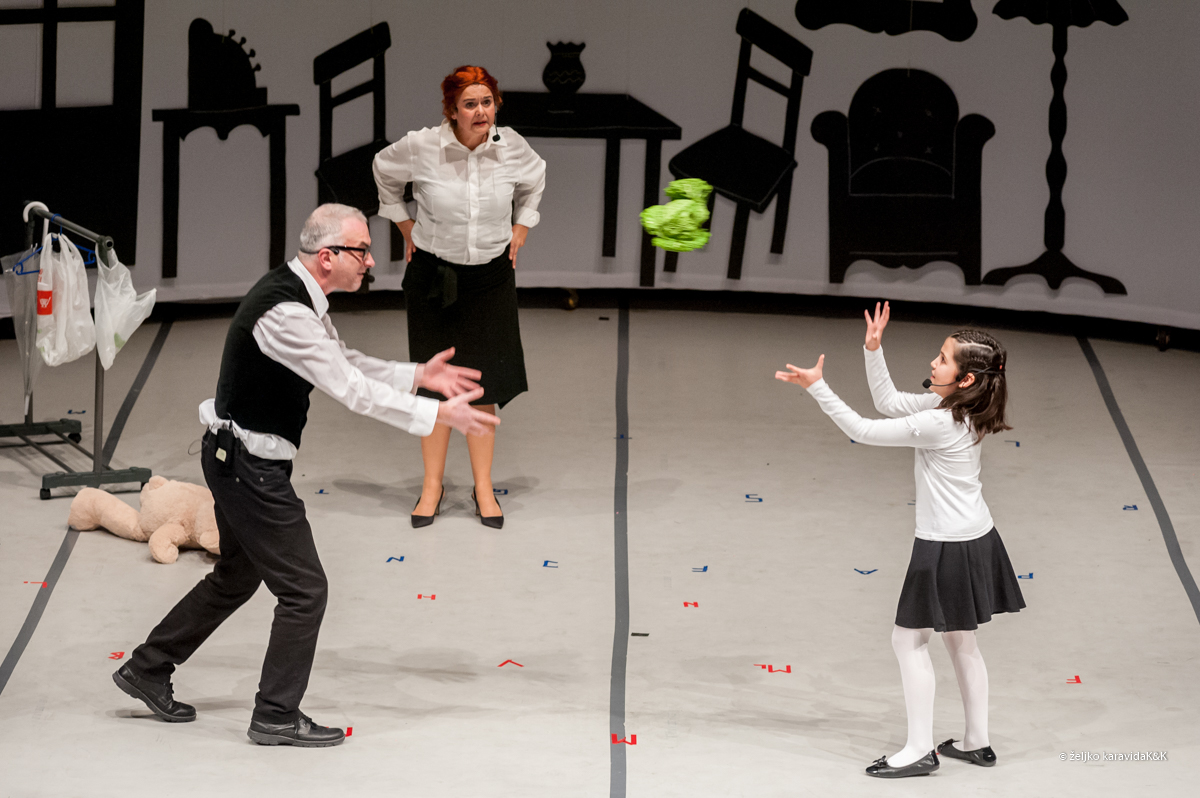 HNK Zadar: Predstava plesne udruge Gesta – “Odgojooj”