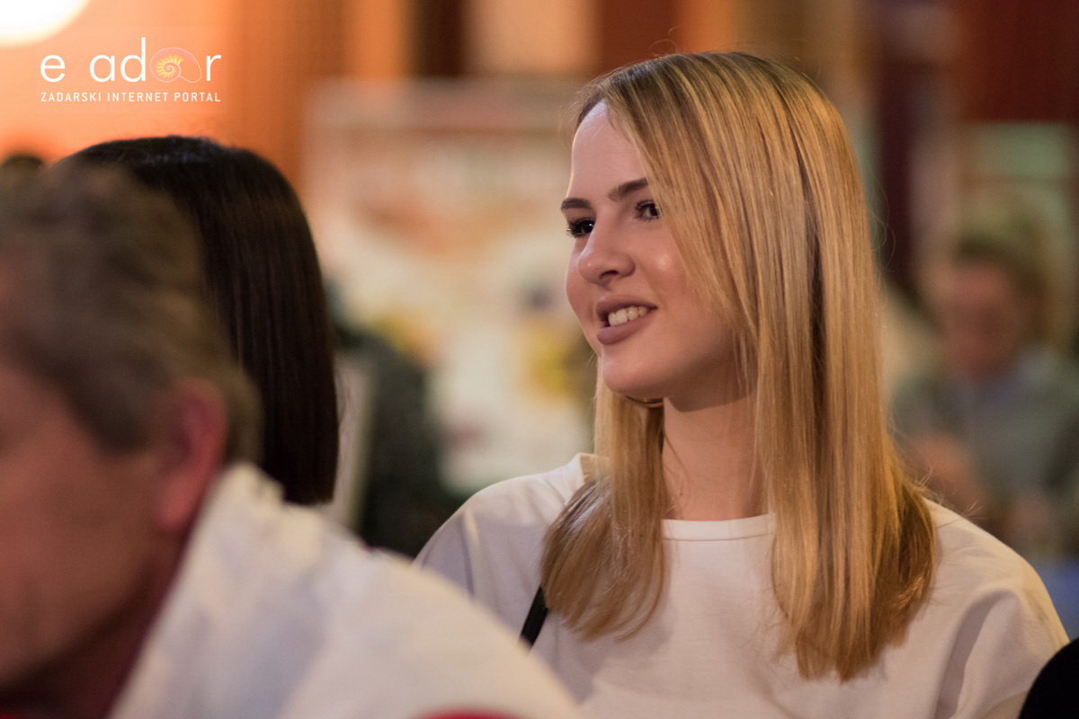 11. Festival vjenčanja: Modna revija vjenčanica i svečanih haljina te revija cvijeća i koncert Sandija Cenova 11. Festival vjenčanja: Modna revija vjenčanica i svečanih haljina te revija cvijeća i koncert Sandija Cenova