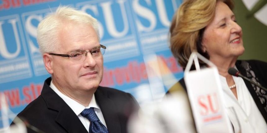 Zagreb – Predstavnici umirovljenickih stranaka dali su podrsku predsjednickoj kandidaturi Ive Josipovica. Photo: Grgur Zucko/PIXSELL Zagreb – Predstavnici umirovljenickih stranaka dali su podrsku predsjednickoj kandidaturi Ive Josipovica. Photo: Grgur Zucko/PIXSELL