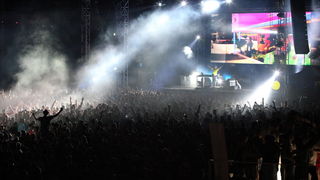 Zrce, 090711.
Na prvom hrvatskom Big Beach partyju na plazi Zrce nastupio je Fatboy Slim pred oko 10 tisuca posjetitelja. Fatboy Slim, DJ za siroke narodne mase. Svo vrijeme dvosatnog nastupa drzao je publiku u visokom ritmu tako da je ona svo vrijeme ple Zrce, 090711.
Na prvom hrvatskom Big Beach partyju na plazi Zrce nastupio je Fatboy Slim pred oko 10 tisuca posjetitelja. Fatboy Slim, DJ za siroke narodne mase. Svo vrijeme dvosatnog nastupa drzao je publiku u visokom ritmu tako da je ona svo vrijeme ple