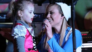 Virske maškare: Nedjelja u znaku zvijezdice Meri, Tota i Tempo Banda