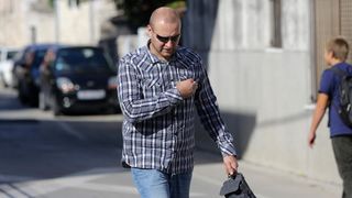 Danas je nakon ispitivanja u Zagrebu u stan u zadarskim Arbanasima od strane policije doveden bivši državni tajnik Zdravko Livaković kako bi se uz njegovu prisutnost i prisutnost njegova odvjetnika obavila pretraga stana. Pretpostavlja se da se istražuje