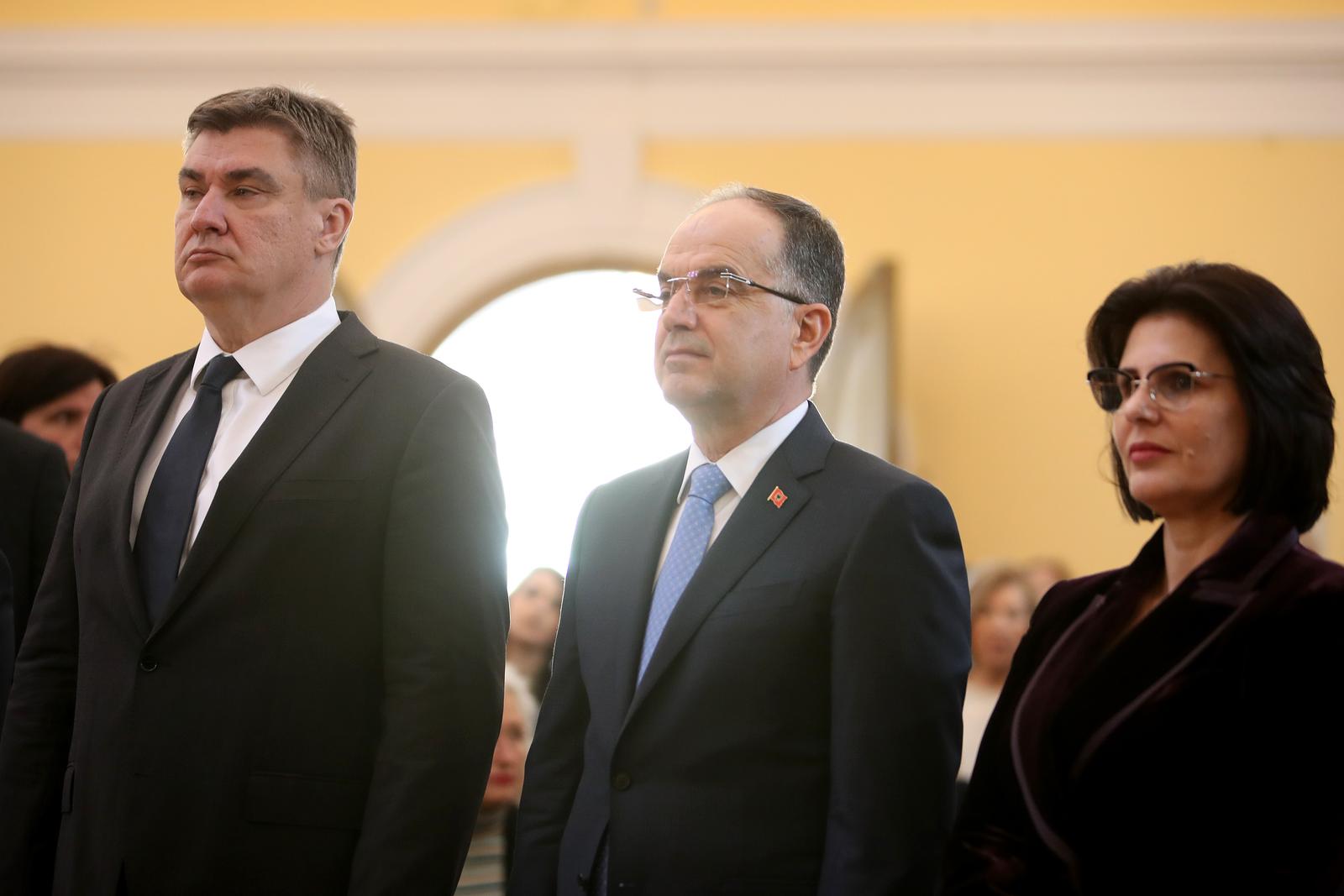 Predsjednik Zoran Milanović i albanski predsjednik Bajram Begaj posjetili crkvu Gospe Loretske u Arbanasima Predsjednik Zoran Milanović i albanski predsjednik Bajram Begaj posjetili crkvu Gospe Loretske u Arbanasima