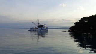 Mišnjak: Nasukana ribarica “Glamoč”