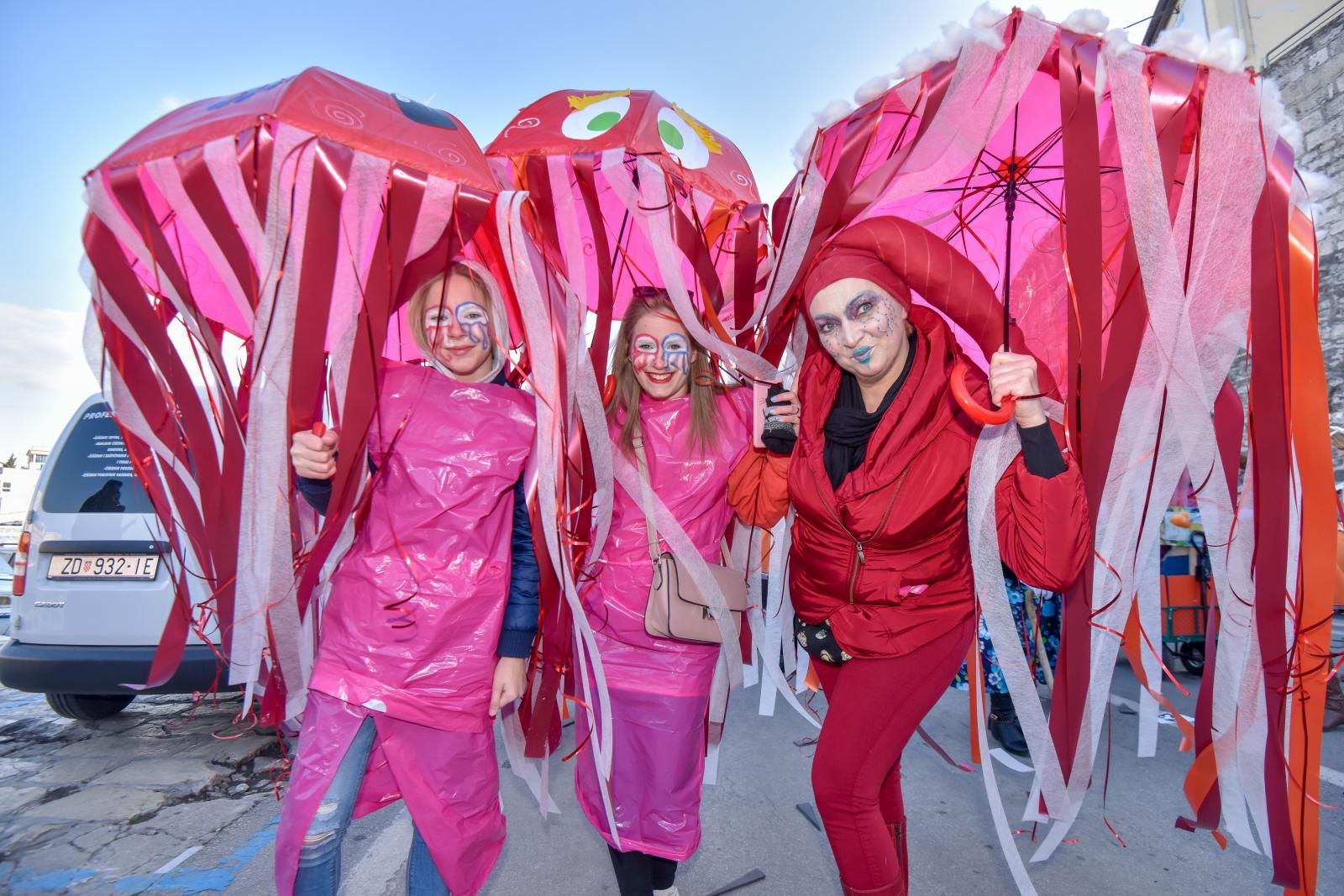 Zadarski karneval 2018: Povorka maškaranih skupina gradskim ulicama Zadarski karneval 2018: Povorka maškaranih skupina gradskim ulicama