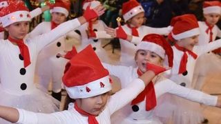 Novalja: Manifestacija “Naš otok pjeva pleše i svira”