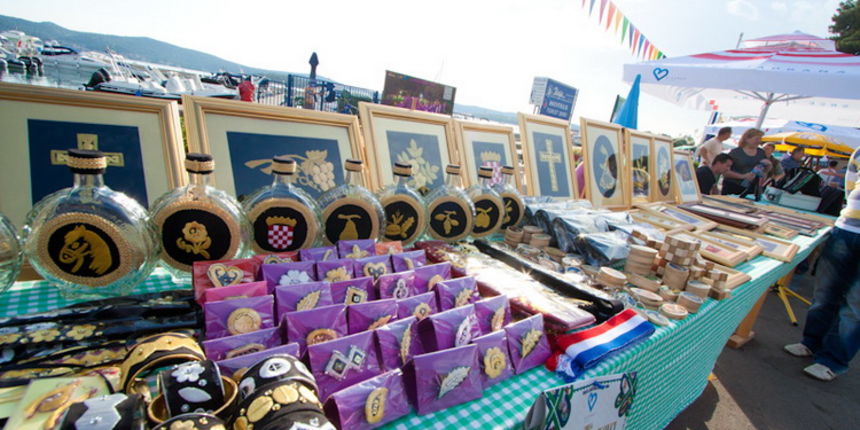 Biograd: 6. Dugi svehrvatski eno-eko-gastro-etno stol, Foto: Franjo Jurić