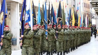 Mimohod pripadnika OSRH i MUP-a s ratnim zastavama povodom 30. obljetnice VRO Maslenica Mimohod pripadnika OSRH i MUP-a s ratnim zastavama povodom 30. obljetnice VRO Maslenica