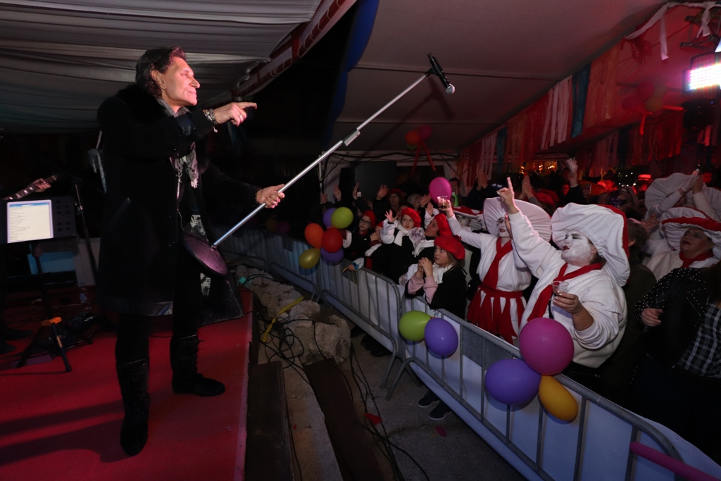 Cirkultura i Jasmin Stavros otvorili Maškare na Viru Cirkultura i Jasmin Stavros otvorili Maškare na Viru