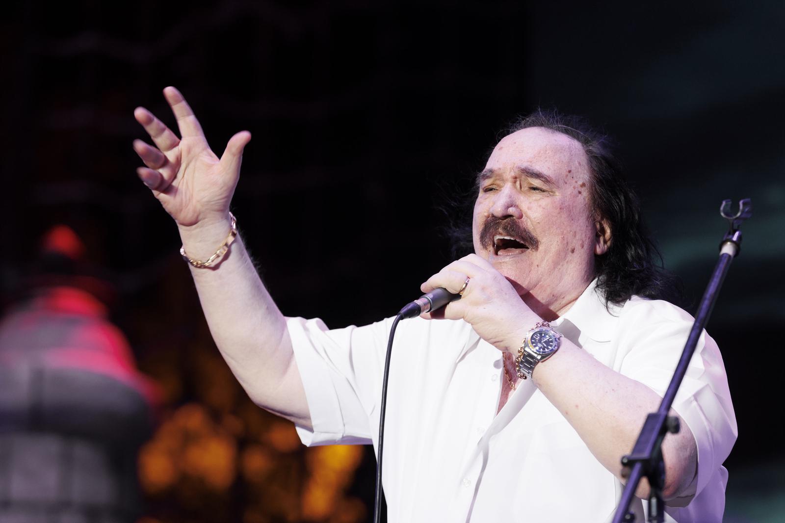 Mišo Kovač i prijatelji na Starom placu u Splitu Mišo Kovač i prijatelji na Starom placu u Splitu