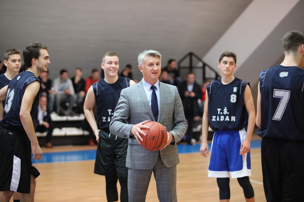 Utakmicom Pomorske i Tehničke škole otvorena košarkaška liga srednjih škola Zadarske županije Utakmicom Pomorske i Tehničke škole otvorena košarkaška liga srednjih škola Zadarske županije