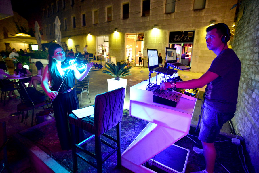 TEATRO BAR Otvorenje ljetne terase uz Violina energy performance TEATRO BAR Otvorenje ljetne terase uz Violina energy performance