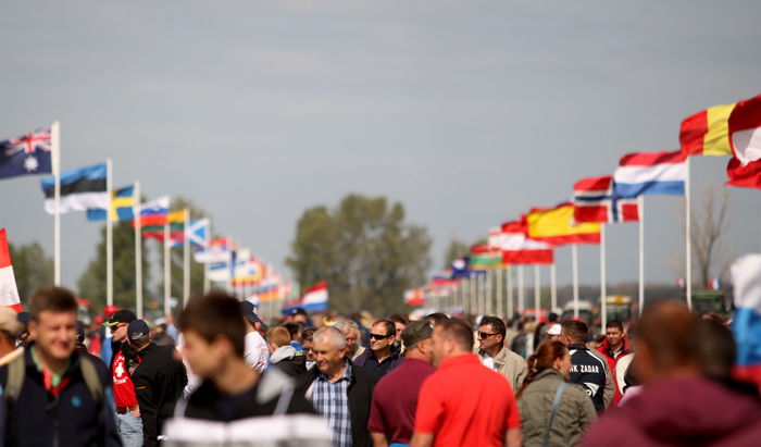 Jankolovica, Biograd, 150912. 
U Jankolovici kraj Biograda odrzan je drugi dan 59. Svjetskog prvenstva u oranju. Ovo natjecanje u oranju odrzava se od 1953. godine, a Hrvatska se ukljucila 2005. godine.
Na fotografiji: detalj s manifestacije. 
Foto: Jure