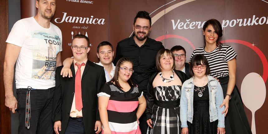 Večera s porukom u organizaciji Viktorije i Dina Rađe za splitsku Udrugu za sindrom Down 21 Večera s porukom u organizaciji Viktorije i Dina Rađe za splitsku Udrugu za sindrom Down 21