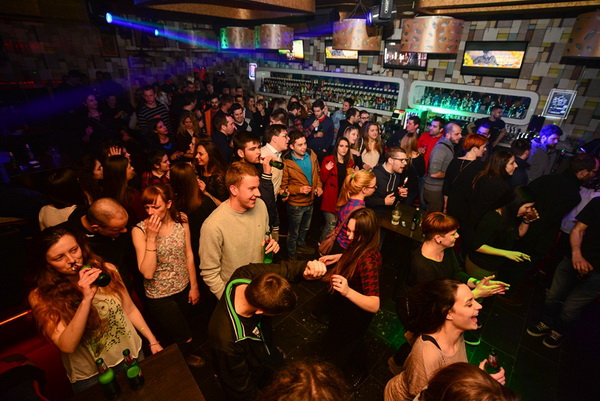 Mjesni Odbor u Maraschino Baru. Foto: Iva Perinčić Mjesni Odbor u Maraschino Baru. Foto: Iva Perinčić