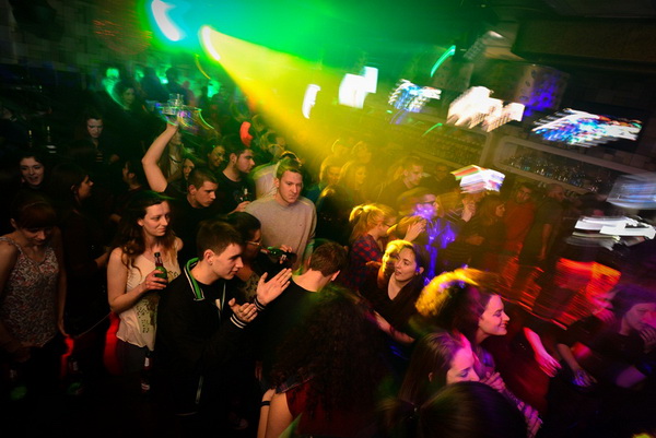 Mjesni Odbor u Maraschino Baru. Foto: Iva Perinčić Mjesni Odbor u Maraschino Baru. Foto: Iva Perinčić