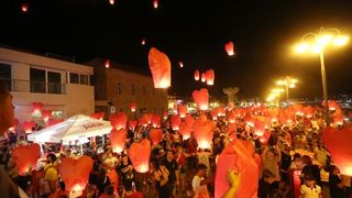 Vodice: Puštanjem lampiona obilježena 10. obljetnica Kornatske tragedije Vodice: Puštanjem lampiona obilježena 10. obljetnica Kornatske tragedije