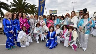 Karnevalska povorka okupila se na parkiralistu kod ‘Ljepotice’ a potom je krenula prema sredisnjem gradskom Trgu. Photo: Dino Stanin/PIXSELL