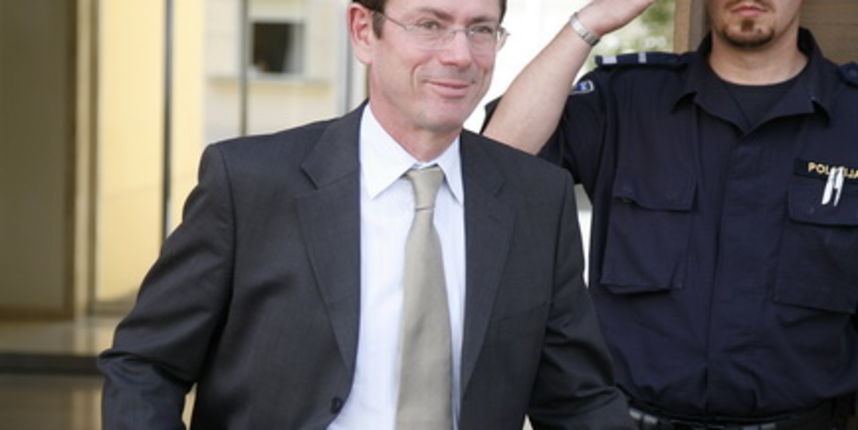 Zagreb, 280610.
Sastanak premijerke Jadranke Kosor sa koalicijskim partnerima u zgradi Vlade na trgu SV. Marka.
Na slici: Ivan Simonovic.
Foto: Ranko Suvar / CROPIX Zagreb, 280610.
Sastanak premijerke Jadranke Kosor sa koalicijskim partnerima u zgradi Vlade na trgu SV. Marka.
Na slici: Ivan Simonovic.
Foto: Ranko Suvar / CROPIX