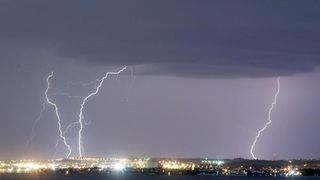 Zadarsko područje tijekom noći pogodilo je jako grmljavinsko nevrijeme, koje jse kasnije nastavilo obilno kišom u jutarnjim satima. Photo: Borna Filić/PIXSELL Zadarsko područje tijekom noći pogodilo je jako grmljavinsko nevrijeme, koje jse kasnije nastavilo obilno kišom u jutarnjim satima. Photo: Borna Filić/PIXSELL