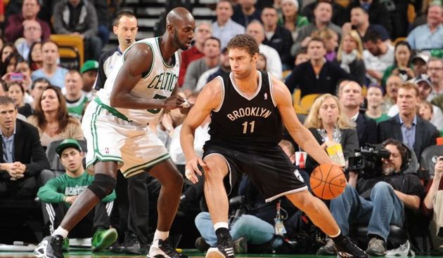 Kevin Garnett i Brook Lopez, foto: nba.com