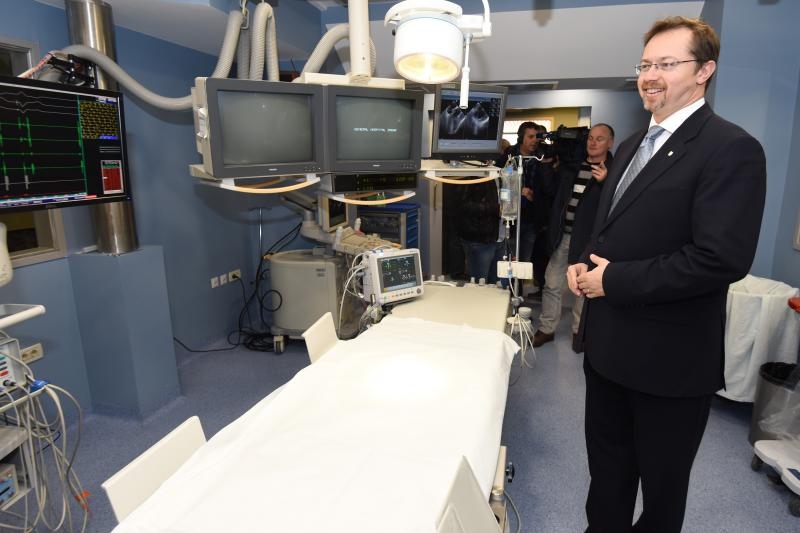 U Općoj bolnici Zadar svečano otvorena nova angio sala donacija dr. Freidoona Ghazija. Foto: Dino Stanin/PIXSELL U Općoj bolnici Zadar svečano otvorena nova angio sala donacija dr. Freidoona Ghazija. Foto: Dino Stanin/PIXSELL