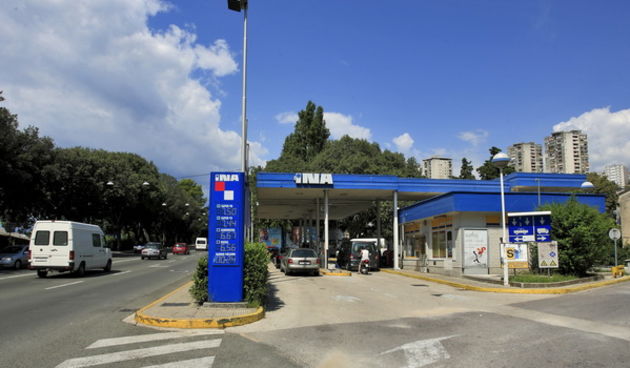 Inina benzinska pumpa, Foto: Davor Zunic / CROPIX