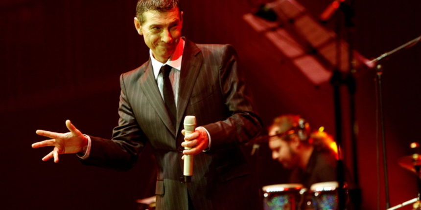 Zagreb, 291209.
Arena Zagreb, Laniste.
Humanitarni koncert “Mozes sve” za Sandru Paovic, stolnotenisacicu koja je tesko ozlijedjena u prometnoj nesreci u Francuskoj.
Na slici: Massimo Savic.
Foto: Ronald Gorsic / CROPIX Zagreb, 291209.
Arena Zagreb, Laniste.
Humanitarni koncert “Mozes sve” za Sandru Paovic, stolnotenisacicu koja je tesko ozlijedjena u prometnoj nesreci u Francuskoj.
Na slici: Massimo Savic.
Foto: Ronald Gorsic / CROPIX