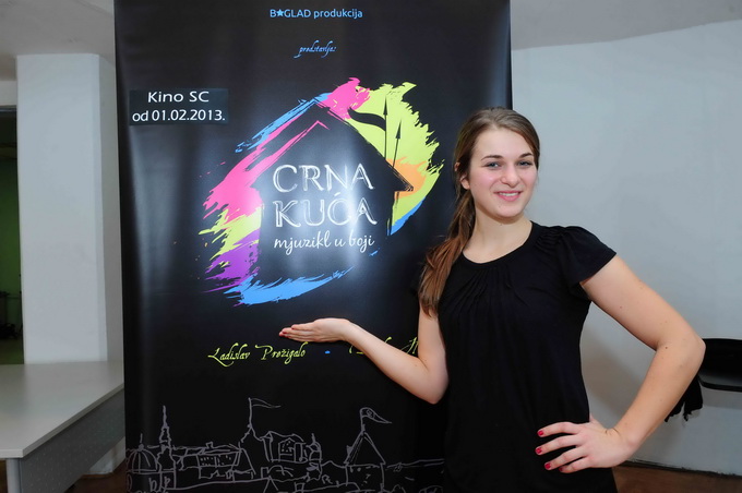 Rasplesani mladi ansambl “Crne kuće” Rasplesani mladi ansambl “Crne kuće”