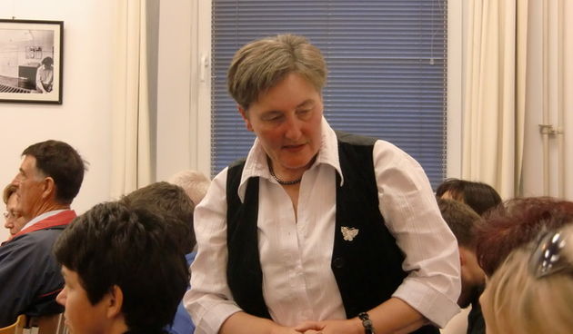 Od žute kuće do kuće žute, naziv je zbirke pjesama koju je u Gradskoj knjižnici Zadar sinoć predstavila autorica Zorica Buljanović, rođena Čižmarević, te Marija Ivoš