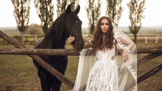 Romantika utkana u prvu kolekciju vjenčanica by Larie