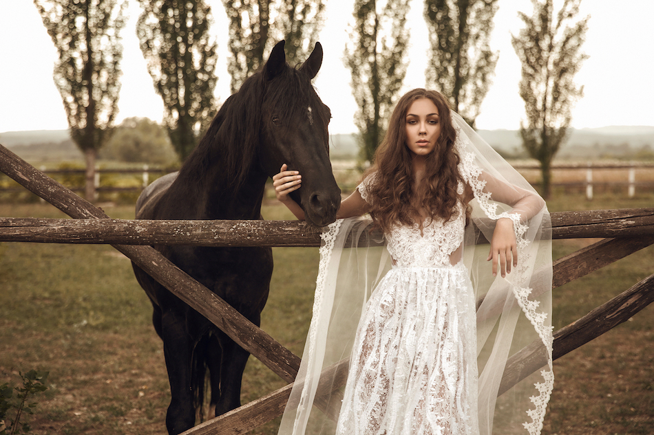 Romantika utkana u prvu kolekciju vjenčanica by Larie