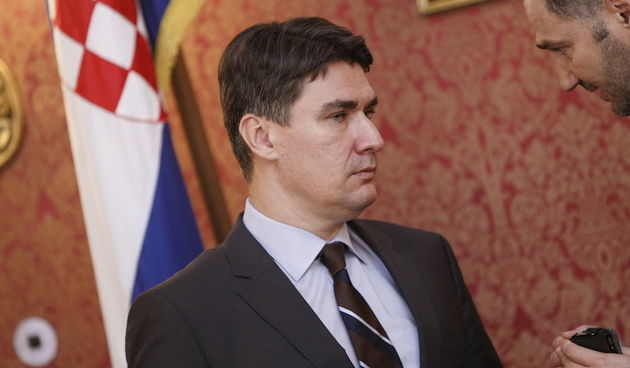 Zagreb, 171012.Markov trg.Banski dvori.Redovita sjednica Hrvatske vlade.Na slici: Zoran Milanovic.Foto: Goran Mehkek / CROPIX