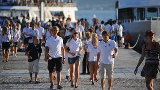 Zadar, 160711.
ISAF svjetsko juniorsko prvenstvo
Zadar 2011, 07.-15. srpanj 2011.
Zatvaranje jedrlicarskog prvenstva i podjela medalja i pehara najboljim momcadima.
Na slici: natjecatelji su brodovima dosli na zatvaranje koje se odrzalo na zadarskom forum Zadar, 160711.
ISAF svjetsko juniorsko prvenstvo
Zadar 2011, 07.-15. srpanj 2011.
Zatvaranje jedrlicarskog prvenstva i podjela medalja i pehara najboljim momcadima.
Na slici: natjecatelji su brodovima dosli na zatvaranje koje se odrzalo na zadarskom forum