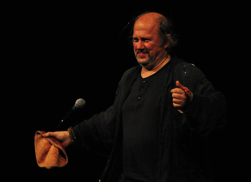 Zadar, 06.03.2013. snimio: Nenad Marčev,
Monodrama Zijaha Sokolovića,
Međuigre 0-24,
Redatelj Zijah Sokolović,
Dvorana HNK Zadar Zadar, 06.03.2013. snimio: Nenad Marčev,
Monodrama Zijaha Sokolovića,
Međuigre 0-24,
Redatelj Zijah Sokolović,
Dvorana HNK Zadar