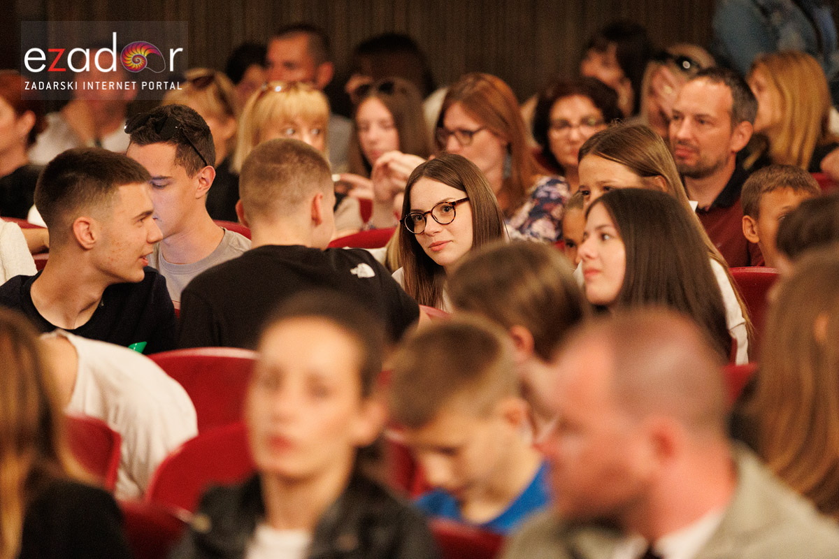 Premijera predstave “Laštik” Kazališne udruge Igrajmo se @ HNK Zadar