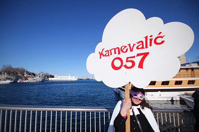 Karnevalić Radija 057, 16. veljače 2012, Foto: Saša Čuka Karnevalić Radija 057, 16. veljače 2012, Foto: Saša Čuka