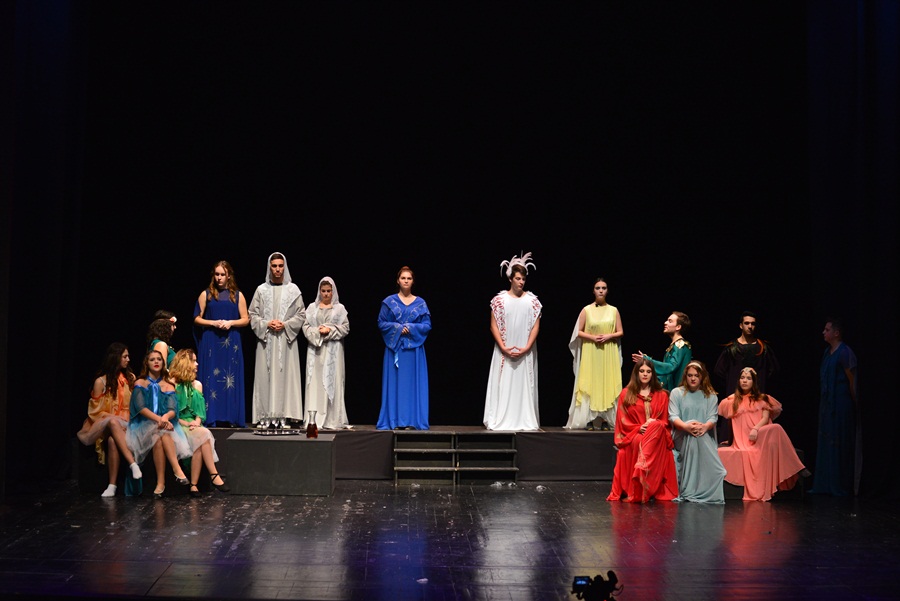 Premijera predstave “U sjeni” udruge “Igrajmo se” Premijera predstave “U sjeni” udruge “Igrajmo se”