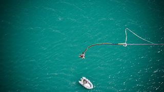 Mario Možnik i njegovi kolege sportaši otvorili su sezonu Bungee Jumpinga sa starog Masleničkom mosta