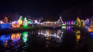 Još raskošnije izdanje: pogledajte kako izgleda Božićna priča obitelji Salaj gdje je ove godine zasjalo rekordnih 2.5 milijuna lampica